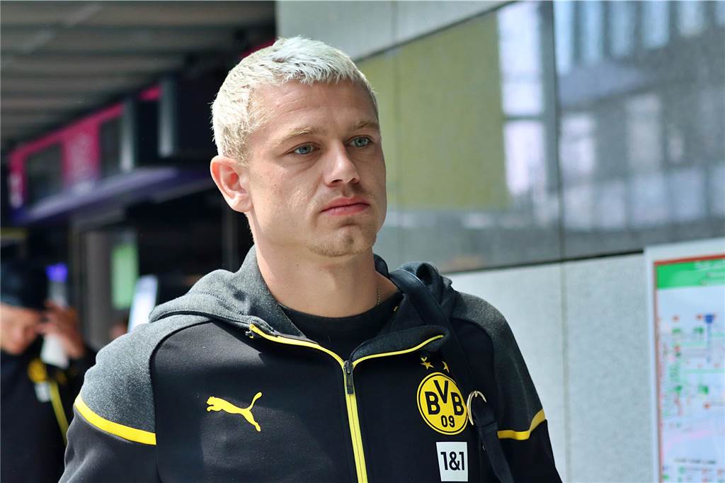 Die BVB-Profis auf dem Weg nach Erfurt.