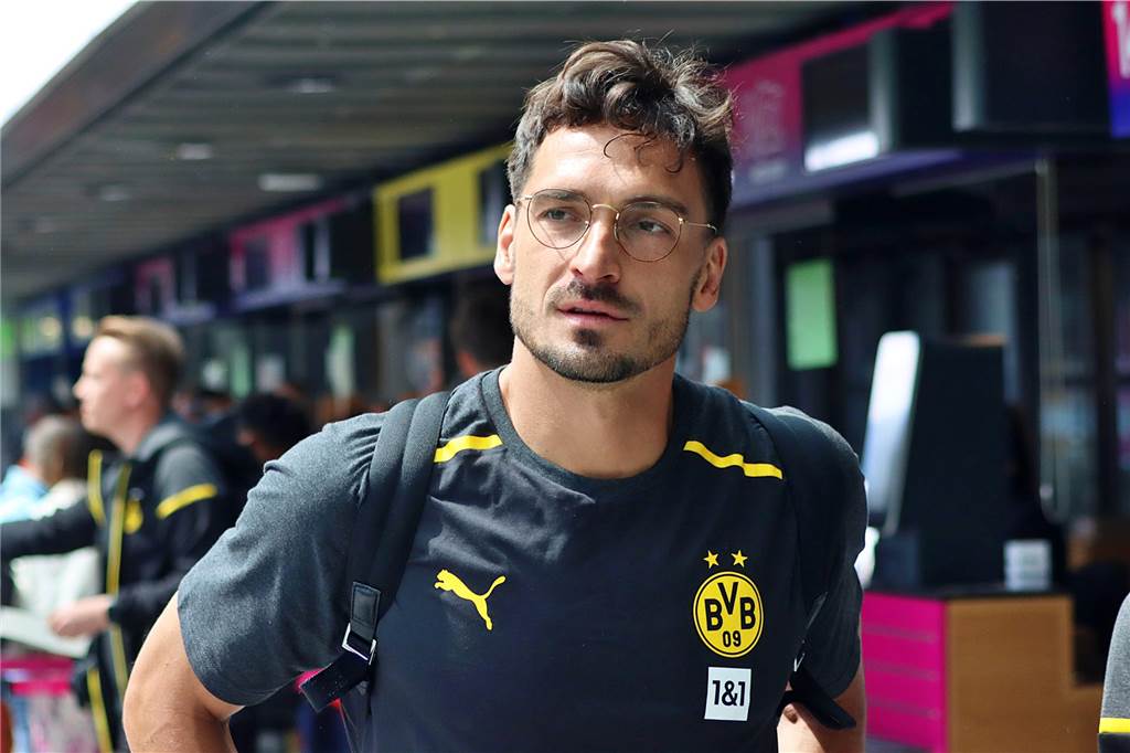 Die BVB-Profis auf dem Weg nach Erfurt.