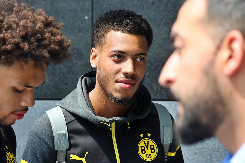 Die BVB-Profis auf dem Weg nach Erfurt.