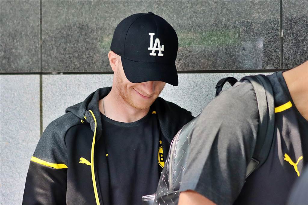 Die BVB-Profis auf dem Weg nach Erfurt.