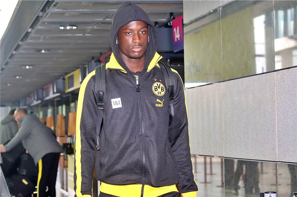 Die BVB-Profis auf dem Weg nach Stuttgart.