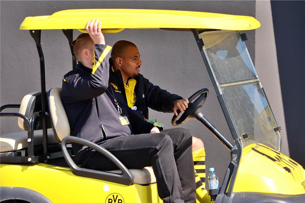Die BVB-Profis auf dem Weg zum Fotoshooting in Brackel.