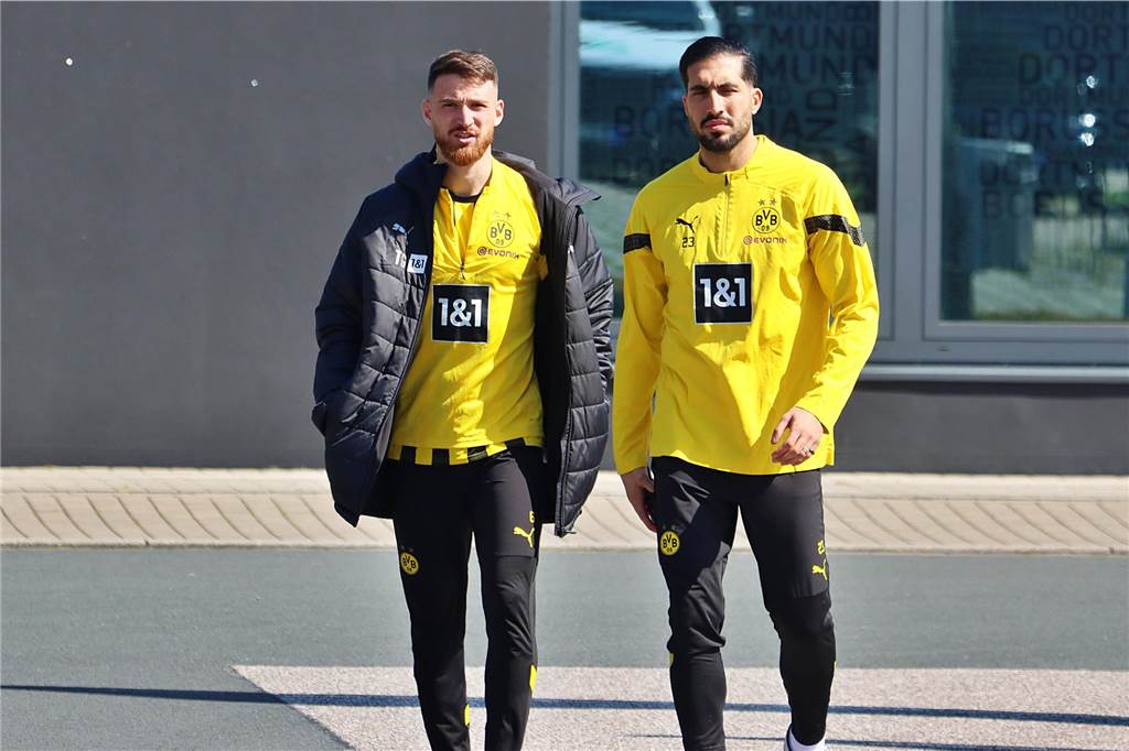 Die BVB-Profis auf dem Weg zum Fotoshooting in Brackel.
