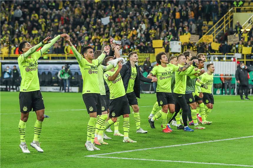 Erst Hazard löst den Knoten: BVB benötigt gegen Ingolstadt einen langen Atem Die BVB-Profis bejubeln die Qualifikation fürs Pokal-Achtelfinale.
