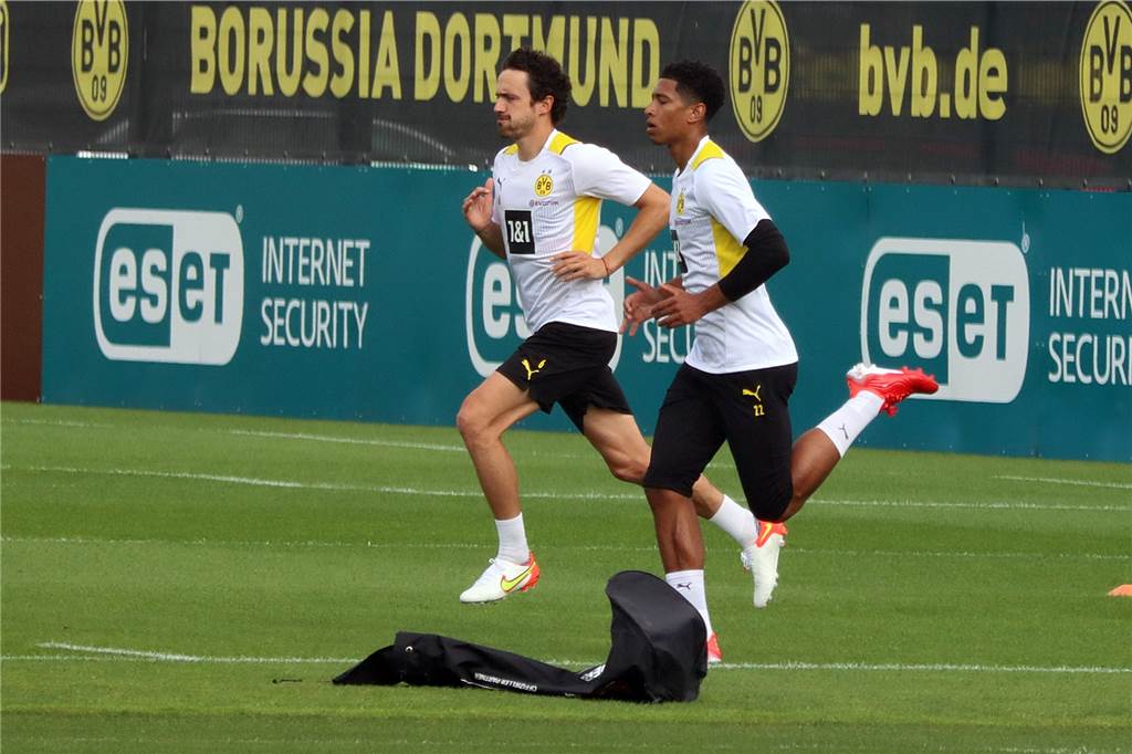 Die BVB-Profis dürfen nach den Vorgaben des Hygienekonzepts weiter in Dortmund unter Ausschluss der Öffentlichkeit trainieren.