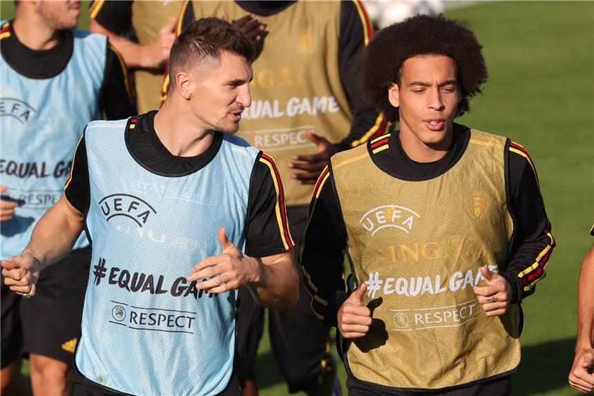 BVB-Duell in der Nations League steht an –Thomas Meunier regt sich auf Die BVB-Profis Thomas Meunier (l.) und Axel Witsel sind für die belgische Nationalmannschaft im Einsatz. (Archiv)