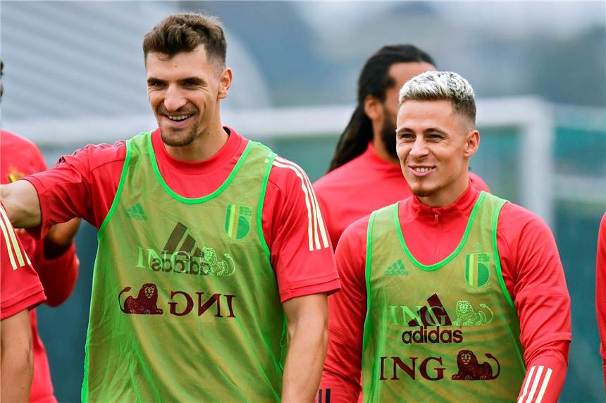 Absprache mit BVB-Nationalspielern hat Bestand: Verwirrung um Quarantäne-Regeln Die BVB-Profis Thomas Meunier (l.) und Thorgan Hazard bei einer Trainingseinheit mit der belgischen Nationalmannschaft.