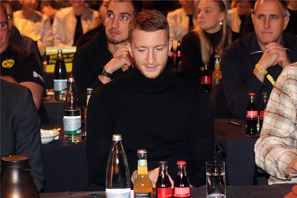 Die BVB-Profis zu Gast bei der Mitgliederversammlung.