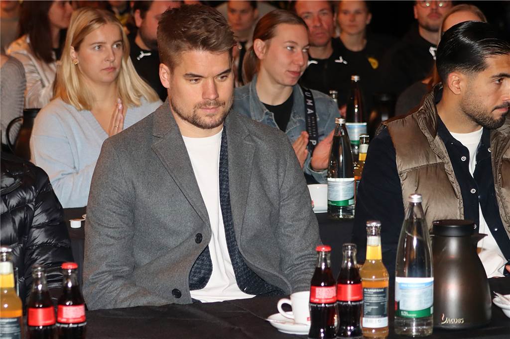 Die BVB-Profis zu Gast bei der Mitgliederversammlung.