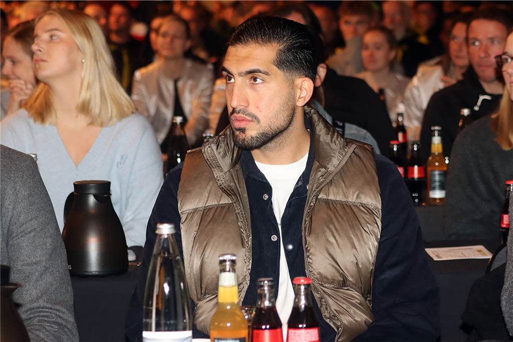 Die BVB-Profis zu Gast bei der Mitgliederversammlung.
