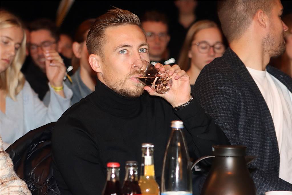 Die BVB-Profis zu Gast bei der Mitgliederversammlung.