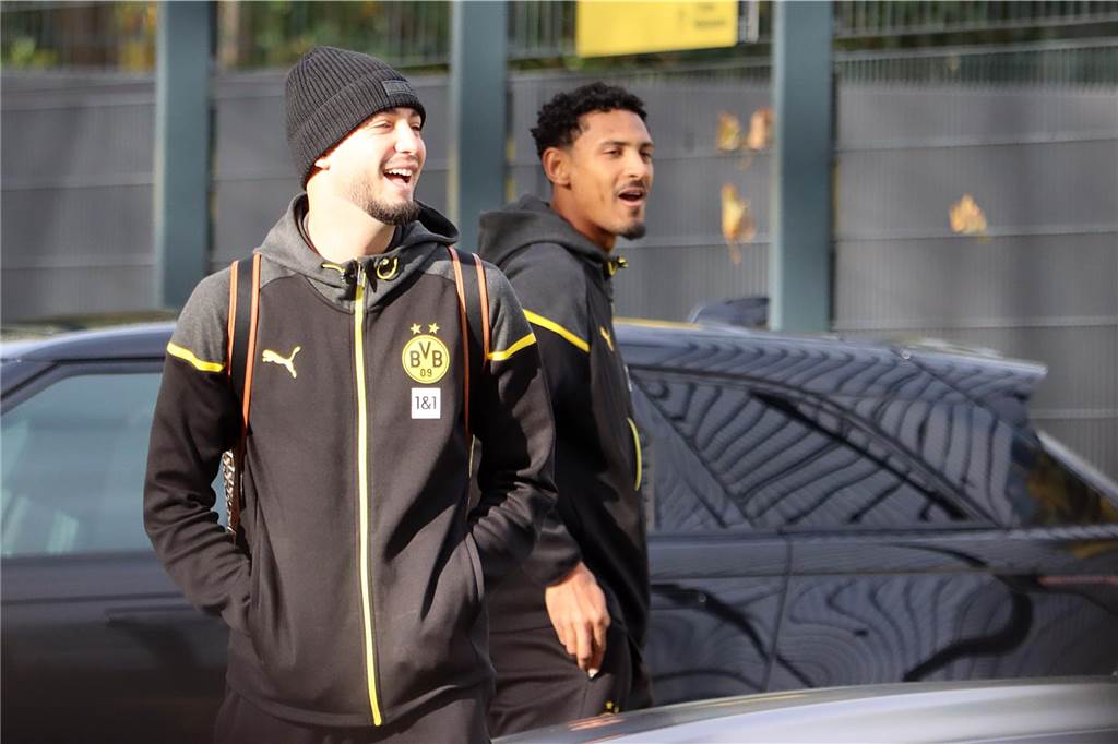 Die BVB-Spieler auf dem Weg ins Teamhotel.