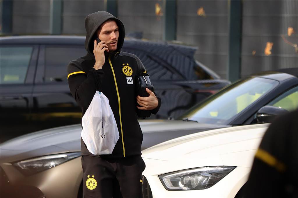 Die BVB-Spieler auf dem Weg ins Teamhotel.