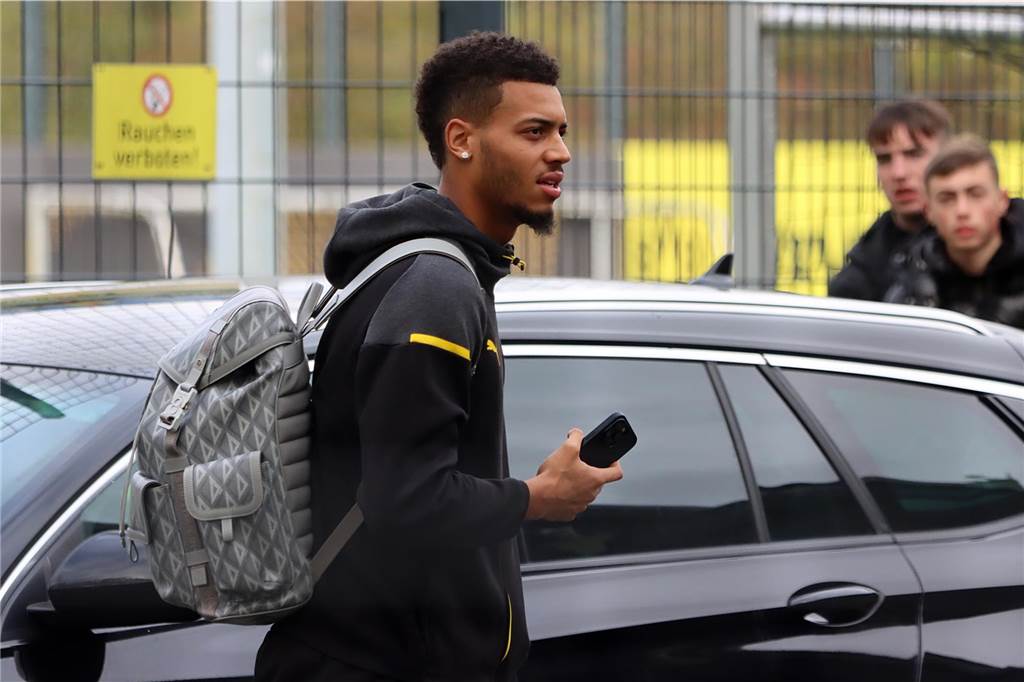 Die BVB-Spieler auf dem Weg ins Teamhotel.