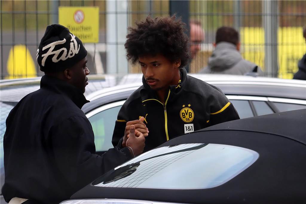 Die BVB-Spieler auf dem Weg ins Teamhotel.