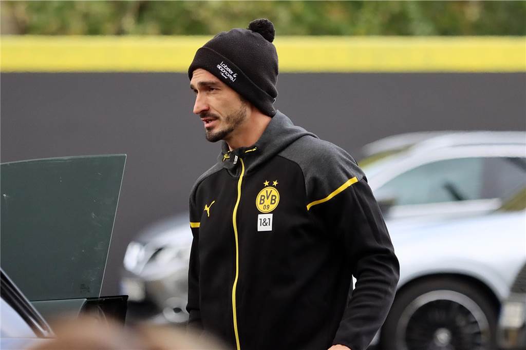 Die BVB-Spieler auf dem Weg ins Teamhotel.