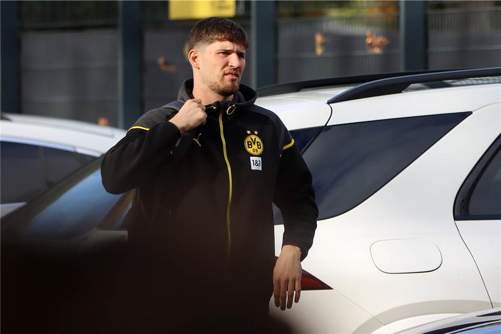 Die BVB-Spieler auf dem Weg ins Teamhotel.