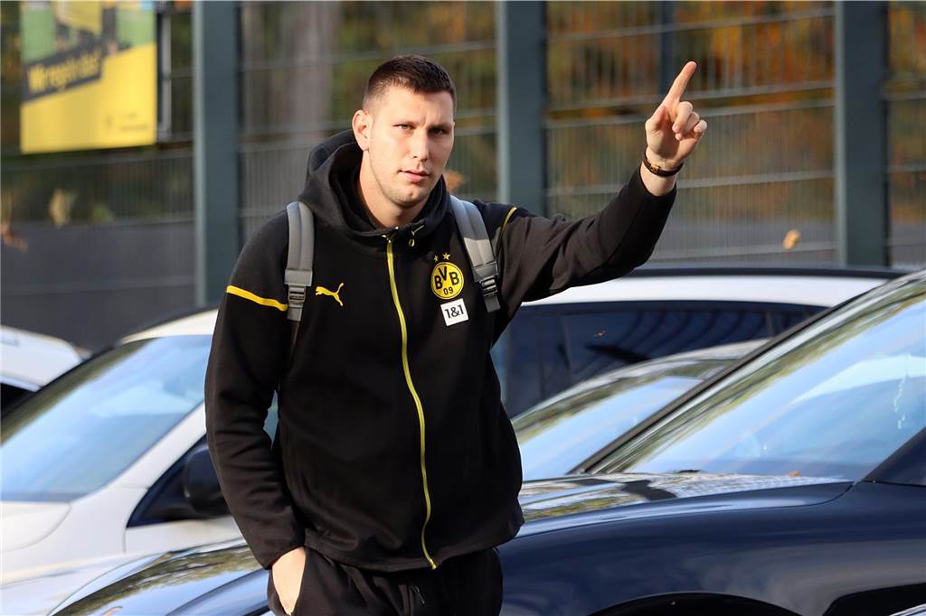 Die BVB-Spieler auf dem Weg ins Teamhotel.