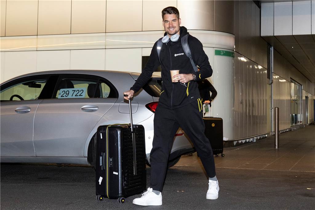 Die BVB-Spieler kommen nach Abschluss der Asienreise am Flughafen Frankfurt an.