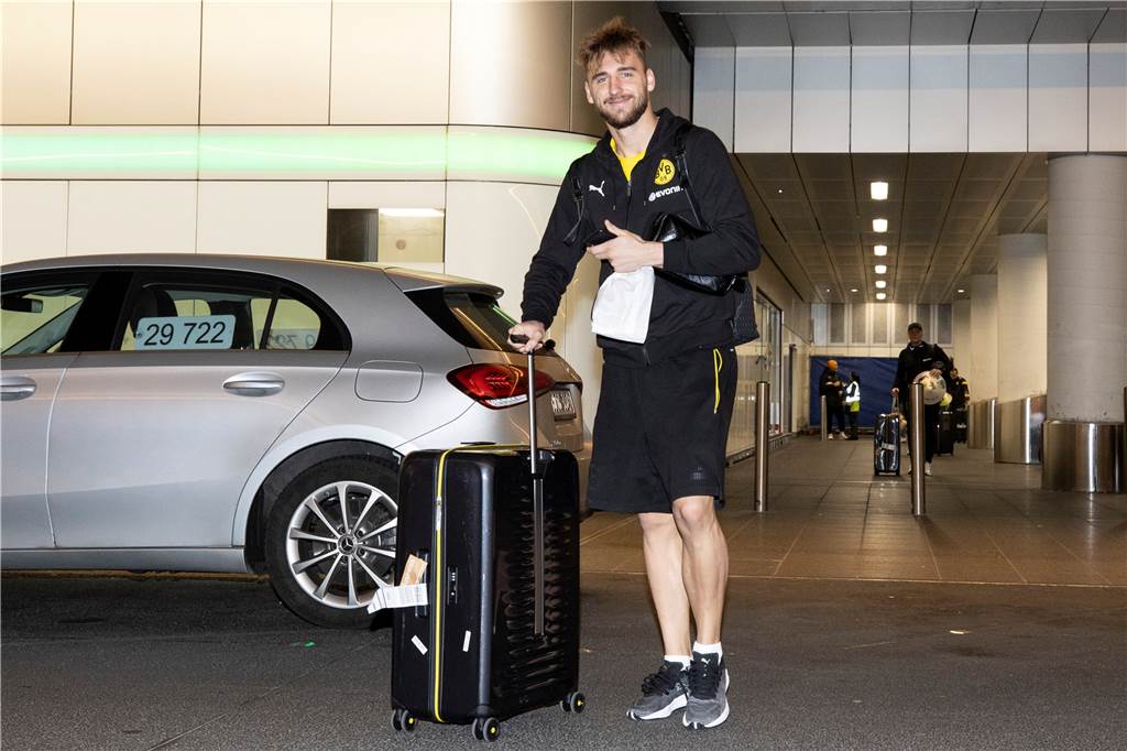 Die BVB-Spieler kommen nach Abschluss der Asienreise am Flughafen Frankfurt an.