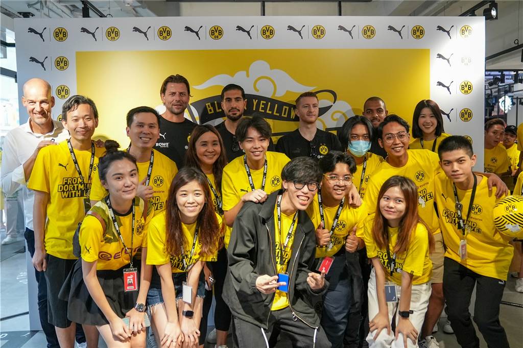 Die BVB-Spieler unterwegs in Singapur.