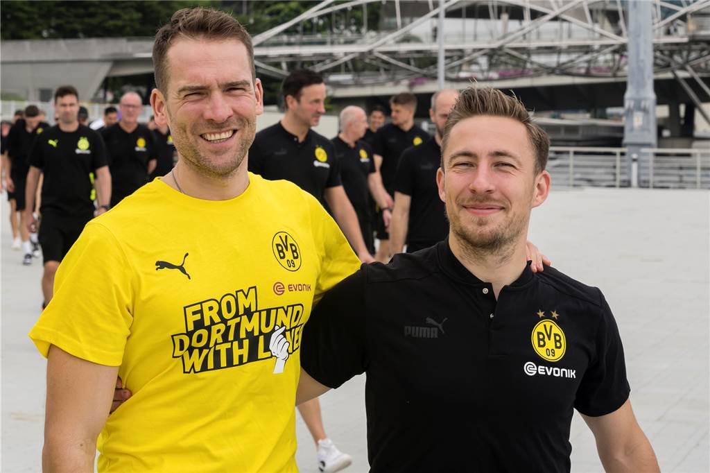 Die BVB-Spieler unterwegs in Singapur.