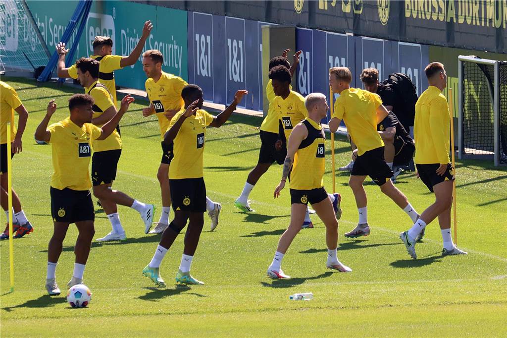 Die BVB-Spieler während des Trainings am Freitag.