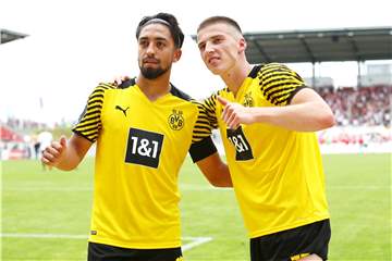 Die BVB-Torschützen gegen Zwickau: Immanuel Pherai (l.) und Tobias Raschl.