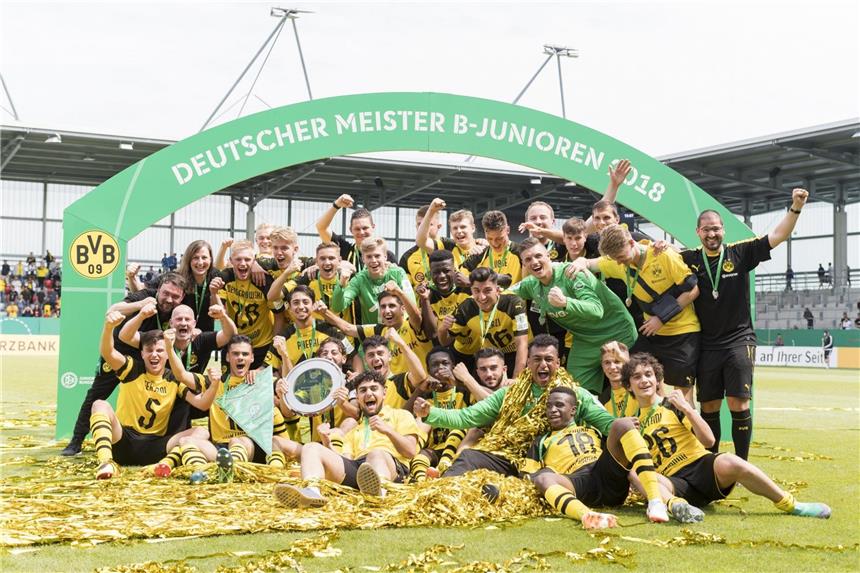 Dortmund untermauert unerreichte Nachwuchsarbeit Die BVB-U17 krönte eine überragende Saison mit dem Finalsieg beim FC Bayern München.