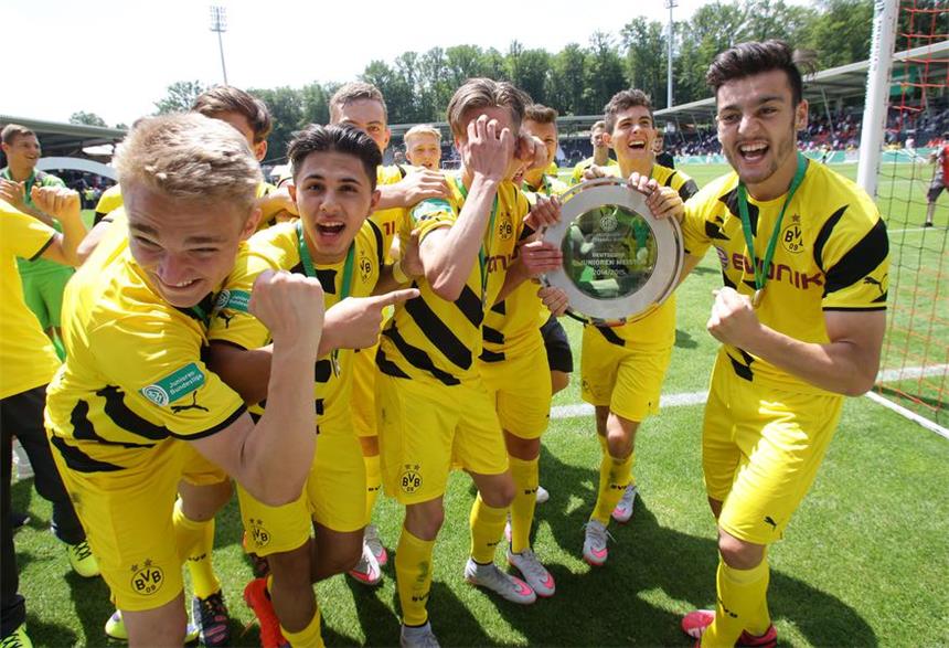 BVB U17 erneut Deutscher Meister Die BVB U17 sicherte sich erneut die Deutsche Meisterschaft.