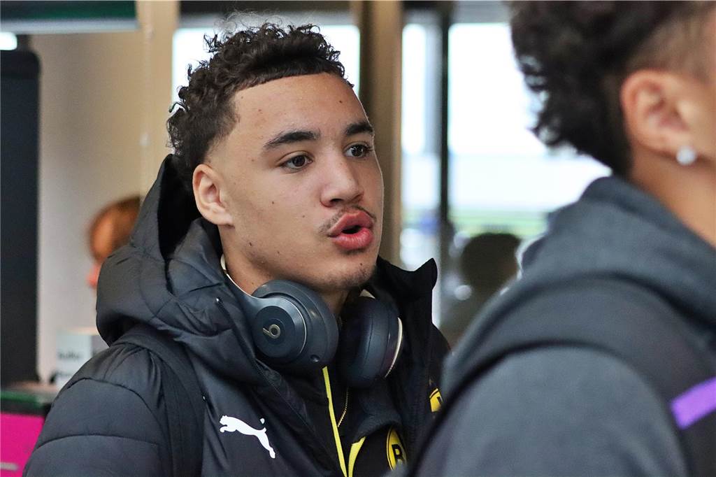 Die BVB-U19 auf dem Weg nach Newcastle.