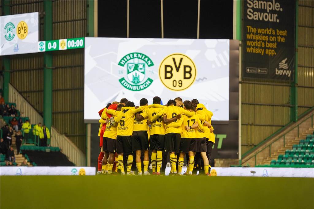 Die BVB-U19 schwört sich auf das Spiel in Edinburgh ein.