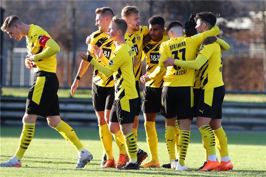 Endlich belohnt: BVB-U23 feiert Kantersieg gegen Straelen Die BVB-U23 feierte einen Kantersieg gegen den SV Straelen.