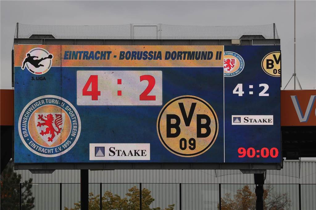 BVB-U23 erlebt wilde Partie in Braunschweig - Taz ist der tragische Held Die BVB-U23 kassierte in Braunschweig ihre vierte Saison-Niederlage.
