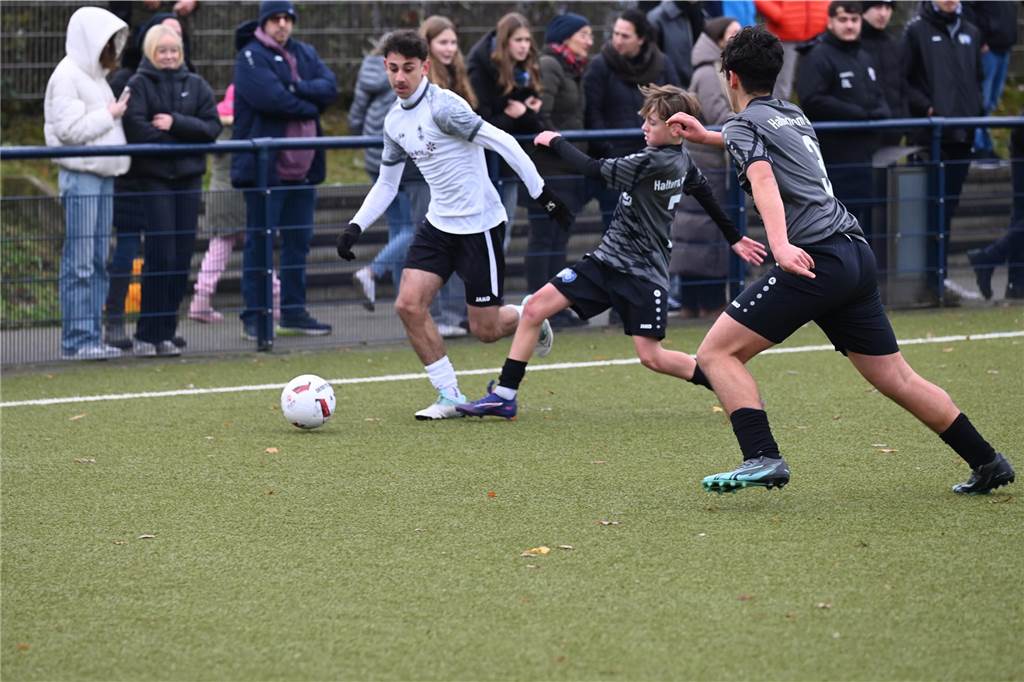 Die C-Jugend von SW Röllinghausen setzte sich im Kreispokal-Endspiel mit 6:0 gegen den TuS Haltern durch.