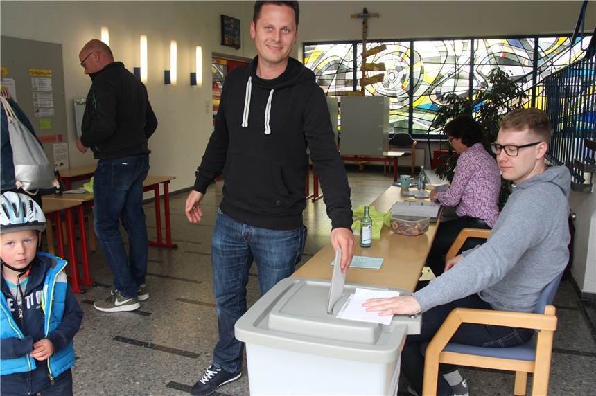 Bis 18 Uhr Zeit: Die Hälfte der Capeller Wahlberechtigten hat noch etwas vor Die Capeller sind gut motiviert.