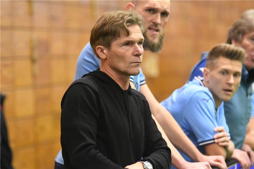 Die Castrop Masters mit Traditionsmannschaften von Bundesliga-Vereinen gingen in der vollen Europahalle am vorletzten Tag des Jahres 2023 über die Bühne.