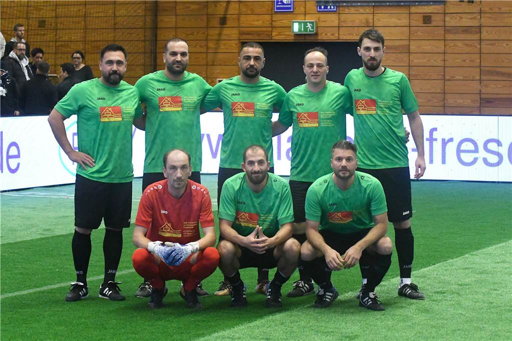 Die Castrop Masters mit Traditionsmannschaften von Bundesliga-Vereinen gingen in der vollen Europahalle am vorletzten Tag des Jahres 2023 über die Bühne.