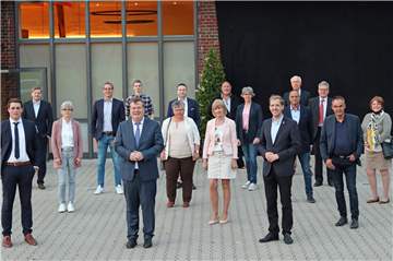 Die CDU Ascheberg hat ihre Kandidaten für die Kommunalwahl 2020 - corona-gerecht - aufgestellt. Bürgermeister-Kandidat und damit potenzieller Nachfolger des nicht mehr antretenden Dr. Bert Risthaus ist Thomas Stohldreier (vorne, 2. v. l.).
