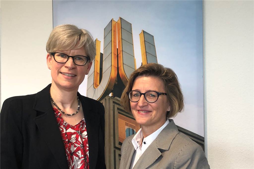 Arbeitslosigkeit stieg in Dortmund 2020 so stark wie nie zuvor Die Chefin der Arbeitsagentur, Heike Bettermann (r.), und Jobcenter-Geschäftsführerin Dr. Regine Schmalhorst (l.) blicken auf ein herausforderndes Jahr zurück. Beide stellen fest, dass das Krisenjahr 2020 für Dortmund nicht so schlimm wurde, wie man es befürchten musste.