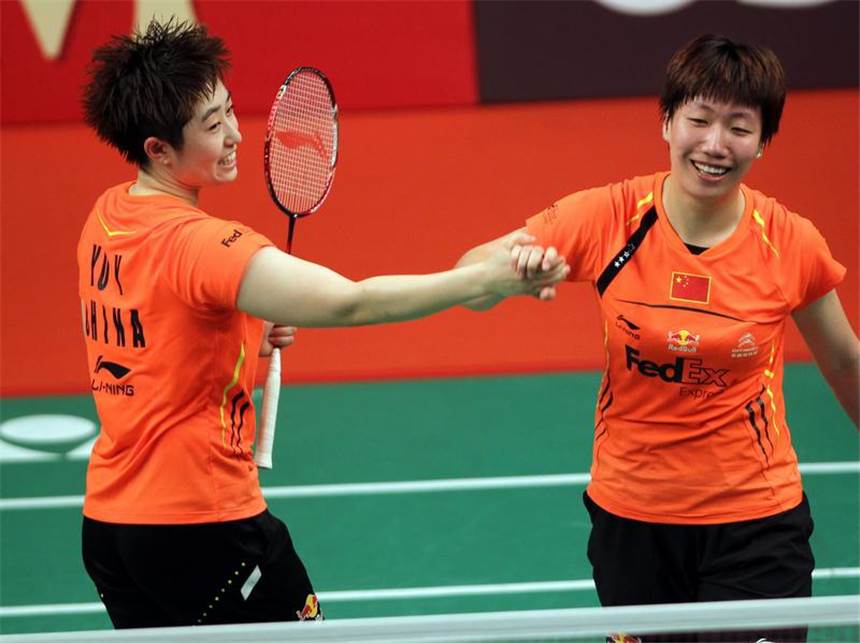 Ende der Trickserei: Verband schließt Athletinnen aus Die Chinesinnen Wang Xiaoli (r) und Yu Yang haben wohl absichtlich verloren. Foto: Adi Weida