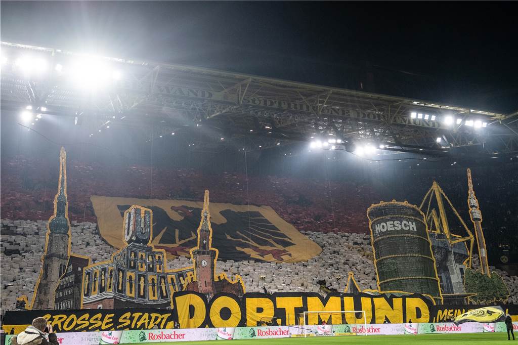 Schwarzgelbes A bis Z: Teil 4 - Latteks Mercedes und kreative Choreos Die Choreos der BVB-Fans sind ziemlich kreativ.