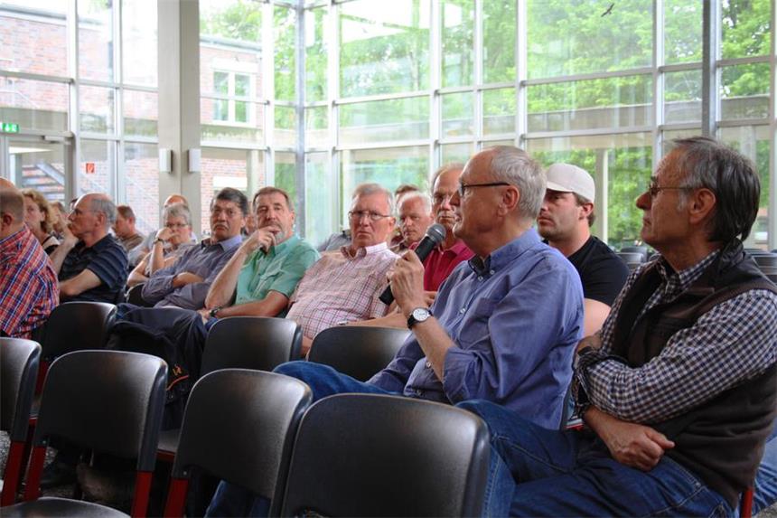 A1-Ausbau: Das sind die Sorgen der Bürger Die circa 30 Besucher des Infoabends hatten viele kritische Fragen an die Verantwortlichen.