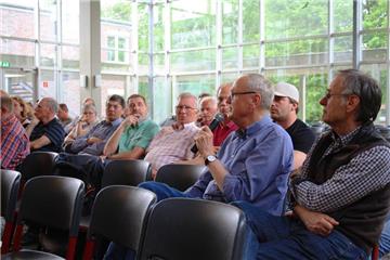 Die circa 30 Besucher des Infoabends hatten viele kritische Fragen an die Verantwortlichen. 