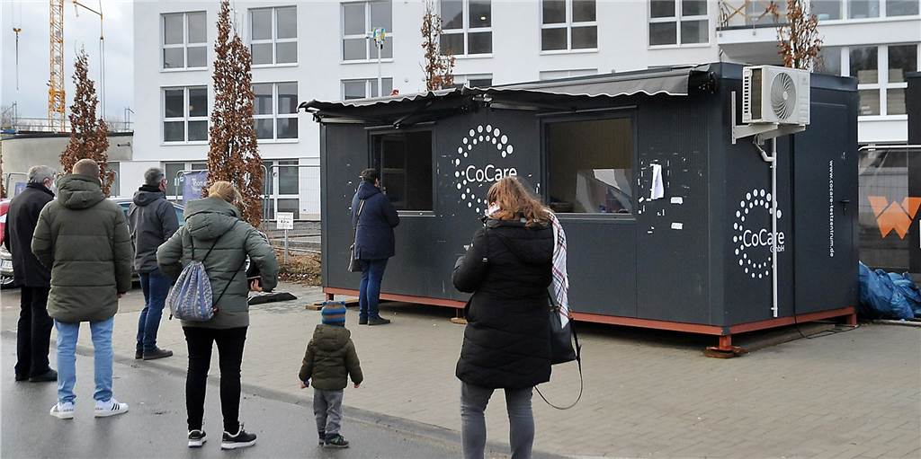 Verärgerte Kunden stehen vor geschlossenem Testzentrum in Castrop-Rauxel Die CoCare-Teststelle am EvK hat manchmal unvorhergesehen geschlossen. (Archivbild)