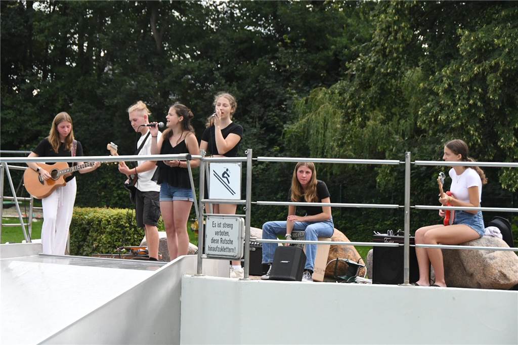 Neuauflage nach der Premiere 2023: Beckenrandkonzert im Freibad Selm Die Colortones spielen wie 2023 auch 2024 beim Beckenrandkonzert im Freibad Selm.