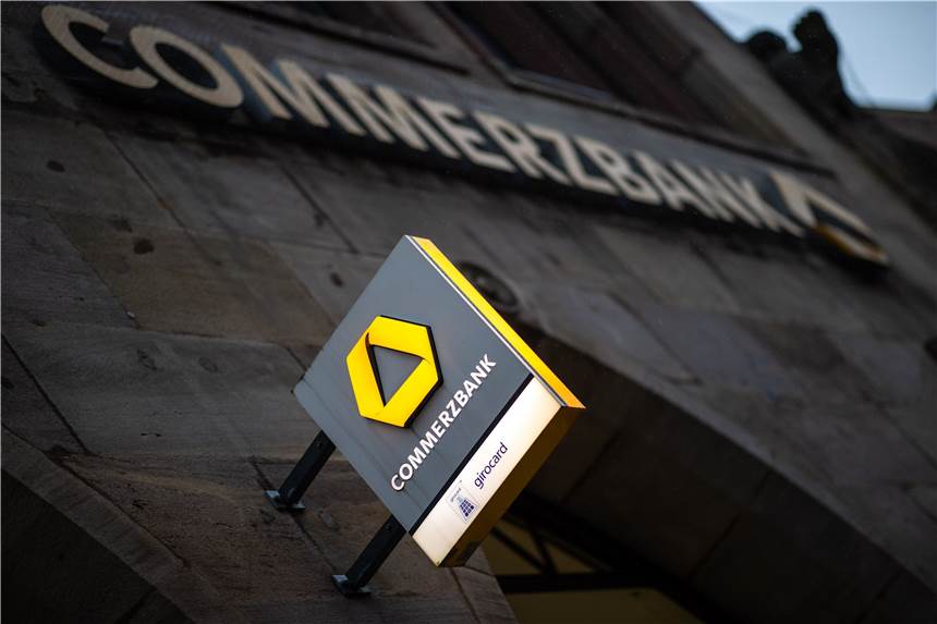Commerzbank schließt 99 Filialen in NRW Die Commerzbank schließt alleine in NRW bis 2022 99 Filialen.