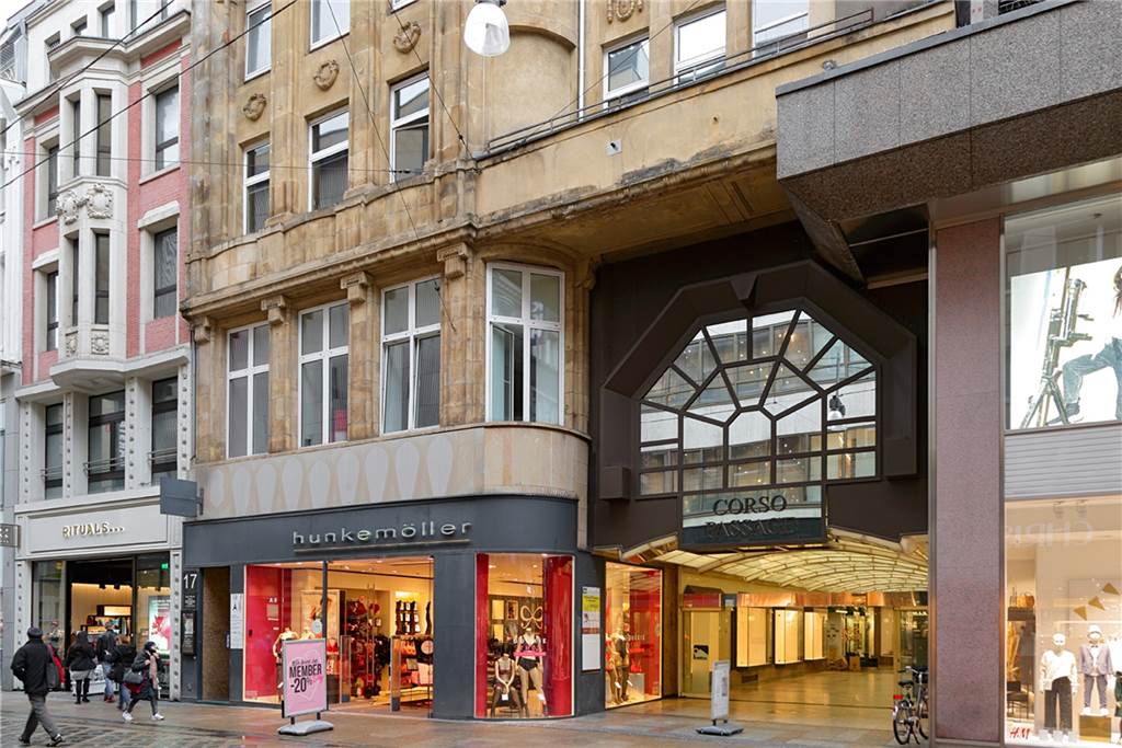 Neues Leben für große City-Immobilie in Dortmund - und eine kühne Idee Die Corso-Passage gehört zu dem Immobilienkomplex am Westenhellweg in Dortmund, den das Kölner Unternehmen Art-Invest erworben hat, um ihn zu entwickeln. Es gibt die Idee, die Corso-Passage als Durchgang zu schließen und Einzelhandelsgeschäfte hinein zu bauen.