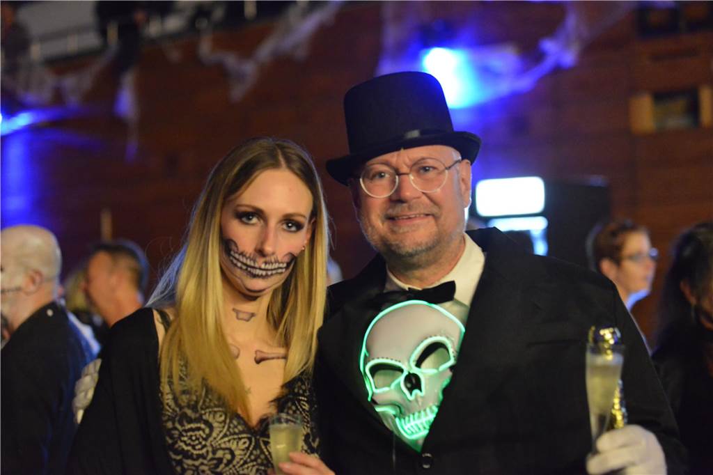 In der Europahalle Castrop-Rauxel wurde die Halloween-Party Hexenkessel unter anderem mit Seven Cent gefeiert.