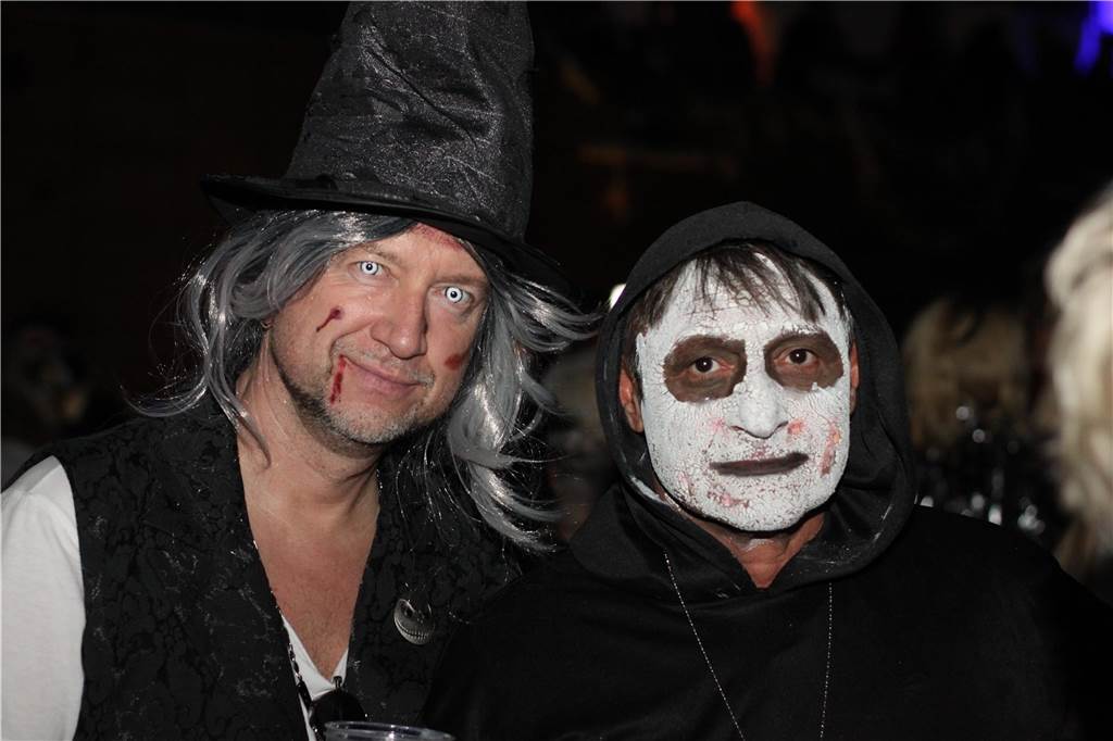 In der Europahalle Castrop-Rauxel wurde die Halloween-Party Hexenkessel unter anderem mit Seven Cent gefeiert.